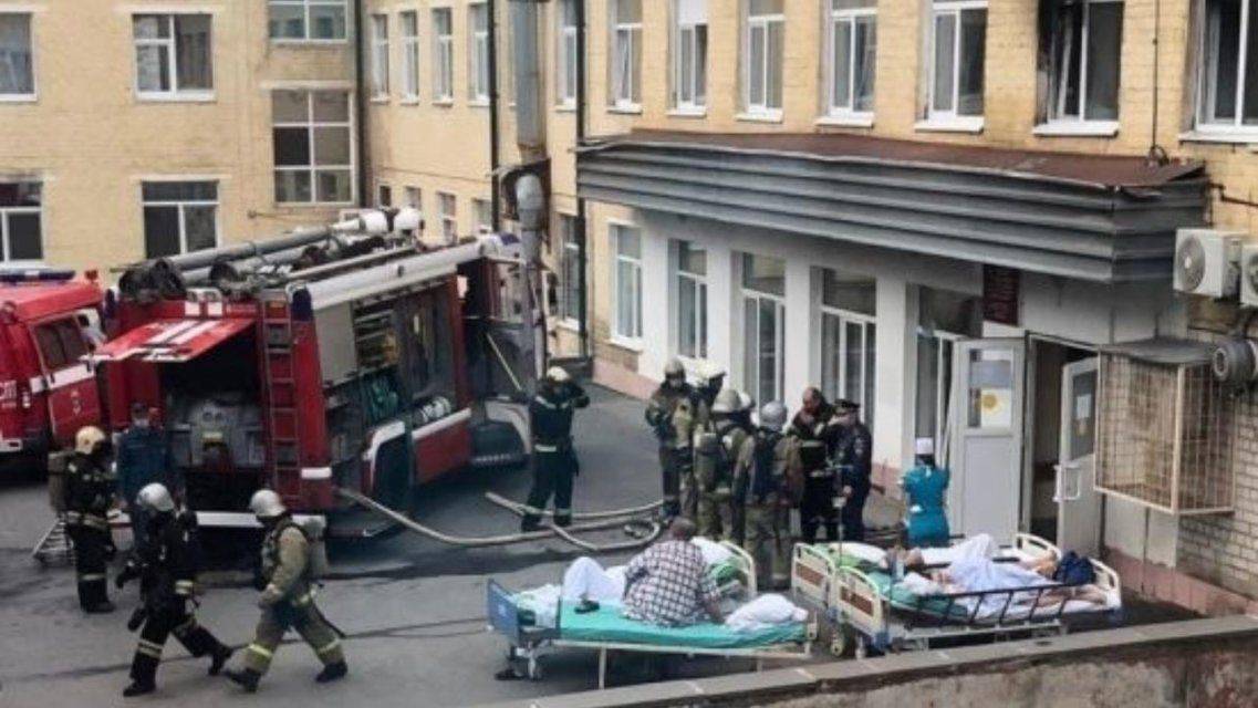 Пожар отне живота на трима пациенти в Многопрофилната болница в Сливен (Видео) Пожар отне живота на трима пациенти в Многопрофилната болница в Сливен (Видео)