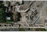 Римски мраморен басейн и антични и средновековни монети и печати са открити при проучванията на Акве калиде през 2025 г.