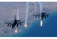 Американски изтребители нанасят въздушни удари