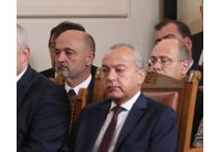 Асен Меджидиев (вляво)