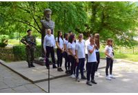 Асеновградски ученици почитат Христо Ботев на 2 юни
