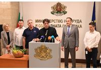 Брифинг на Борислав Гуцанов, Марк Цеков, Васил Христов, Гергана Андреева и Насим Расим