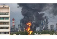 Взрив и пожар в руска рафинерия