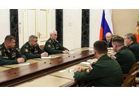 Диктаторът Путин с командващи руските групировки в Украйна