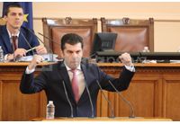 Кирил Петков