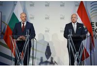 Канцлерът на Австрия Кристиан Щокер поздрави премиера Желязков и България  за изпълнението на критериите за еврото, което ще допринесе за единството и стабилността на ЕС