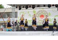 Над 500 подрастващи танцьори и певци се изявиха на Третия международен детски фестивал "Мездра-май"