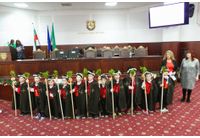 С песни и наричания за здраве и берекет коледарчета внесоха празнично настроение в Общинския съвет в Нова Загора