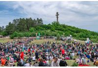 Хиляди Ботеви поклонници се стекоха на връх Околчица, за да почетат паметта на революционера и неговата чета