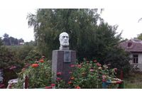 Паметникът на Младен Павлов Калинов