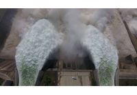 Изпускане на препълнен язовир 