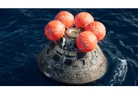 Приводнената капсула на "Артемис 2"