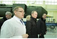 Путин на посещение във Воткинския завод през 2011