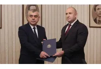 Радев връчва мандата на АПС