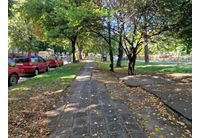Реновират парк на ул. "Цар Освободител" в Асеновград