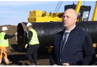 Премиерът Желязков инспектира напредъка по изграждането на лот 3 "Рупча-Ветрино" от Вертикалния газов коридор в района на магистрала "Хемус"