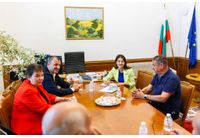 Росица Кирова проведе среща с представители на туроператорските организации за обсъждане на ключовите предизвикателства пред туристическия сектор