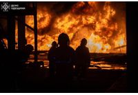 Русия удари нефтен терминал в Одеса