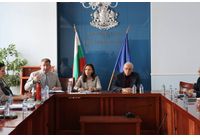 Силви Кирилов дава пресконференция