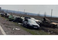 Унищожени граждански автомобили в Украйна