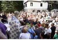 Стотици миряни уважиха храмовия празник на Черепишкия манастир "Успение Богородично" 