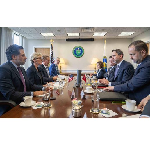 Турският министър на енергетиката Алпарслан Байрактар, който е на посещение във Вашингтон