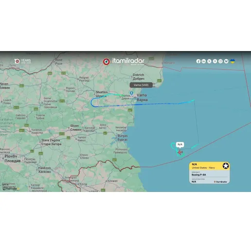 Американски военен разузнавателен самолет патрулира над Черно море от Варна