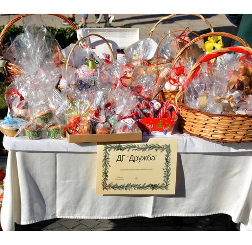 Кулинарният благотворителен базар в Асеновград с огромен успех