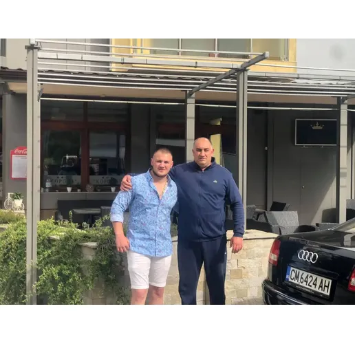 Баща и син Кабаджови