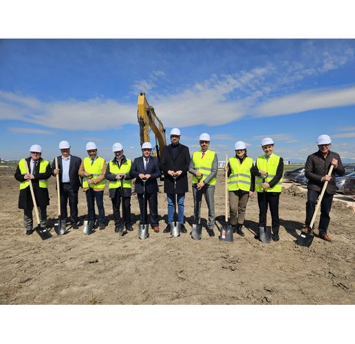 Министърът на икономиката направи първа копка на нов завод за над 107 млн. лв. край Пловдив