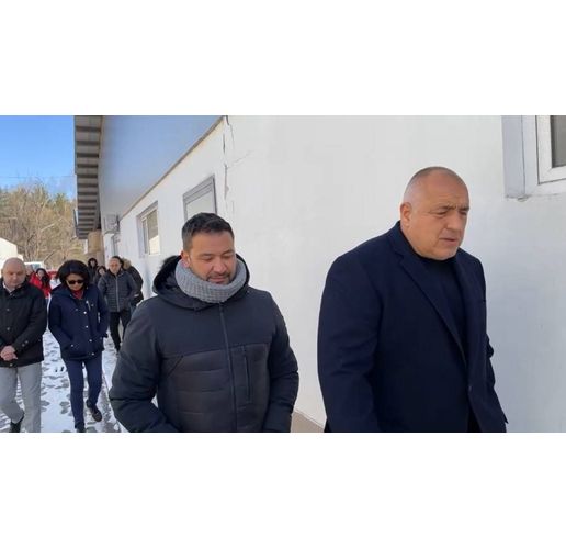 Борисов на посещение при животновъд във Врачанско