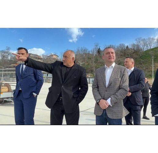 Борисов на пристанището в Бяла 