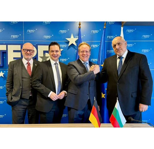 Лидерът на ГЕРБ се е срещнал в централата на партията с Тилман Кубан, депутат от групата на ХДС/ХСС в германския Бундестаг, Марсел Шарелман, депутат от парламента на провинция Долна Саксония и Норберт Бекман-Диркес, ръководител на бюрото на Фондация "Конрад Аденауер" в България