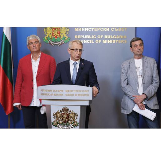 Брифинг на премиера и президентите на двата синдиката