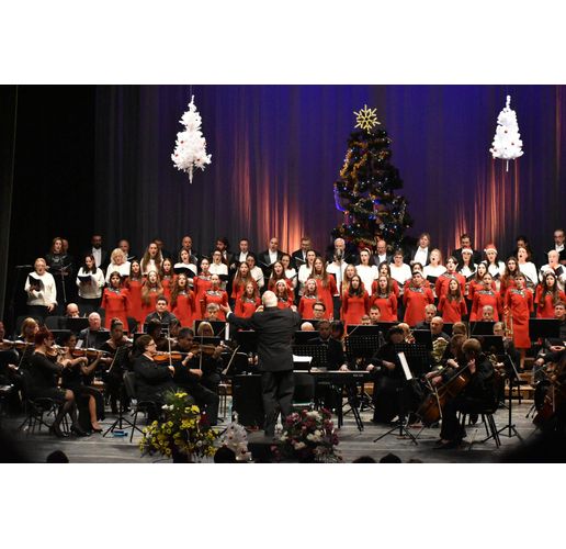 Празнично настроение с Коледния концерт на Бургаската опера в четвъртък