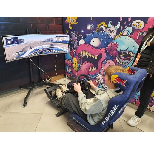 Робо битки, динозаври и археолози, научен форум и документално кино – започна Фестивалът на LEGO роботиката в Бургас 