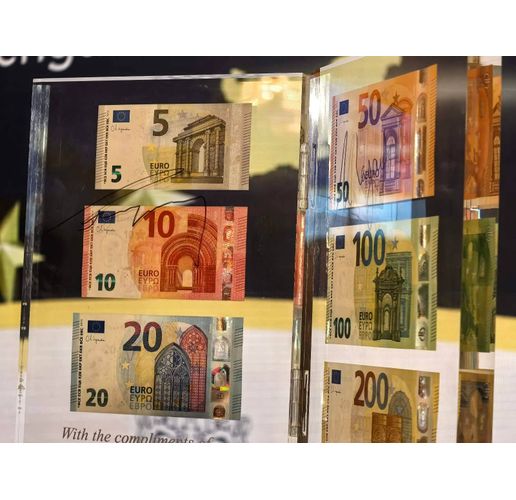 Български евробанкноти