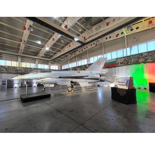 Българският изтребител F-16 Block 70