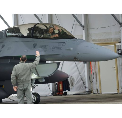 Българският изтребител F-16 Block 70