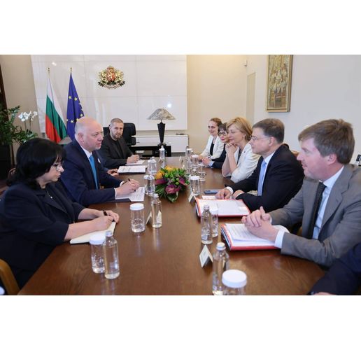 Срещ ана премиера с еврокомисарите Валдис Домбровскис и Екатерина Захариева