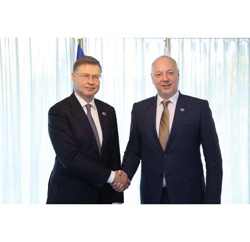 Министър-председателят Росен Желязков по време на двустранна среща с европейския комисар по икономиката и производителността, както и по изпълнението и опростяването на политиките – Валдис Домбровскис