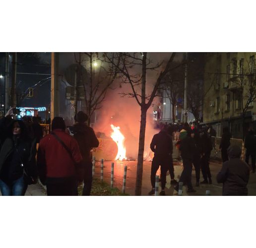 Вандализъм на протеста в София