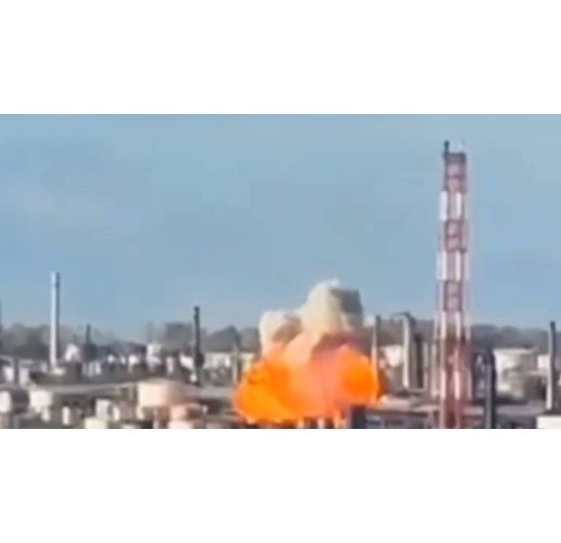 Взрив и пожар в руска рафинерия