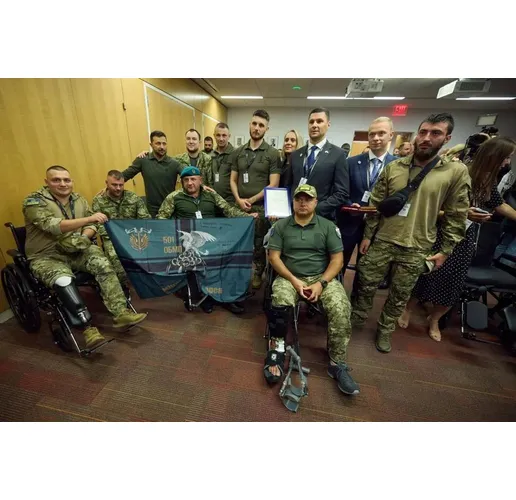 Володимир Зеленски е в Ню Йорк за Общото събрание на ООН, срещна се с ранени войници