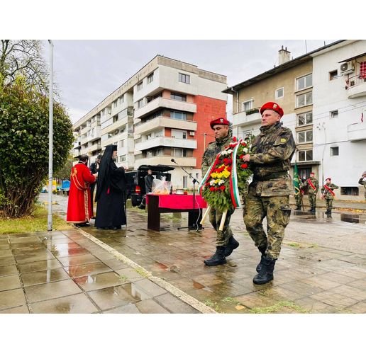 Във Враца почетоха паметта на героите от войните