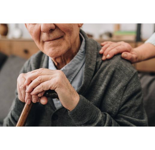 Възрастни хора, пенсионери, грижа за възрастни