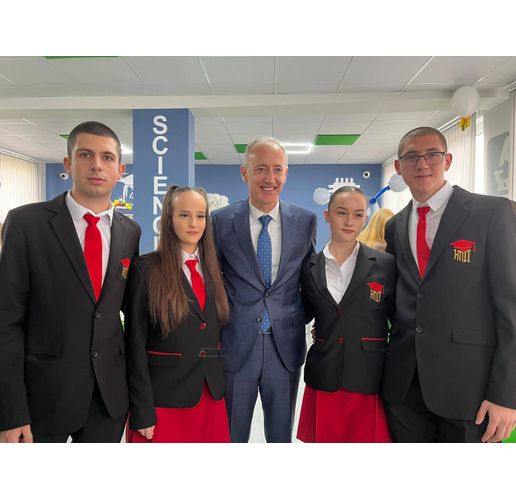 Министър Вълчев откри нови STEM центрове, училищни сгради и спортни площадки в три благоевградски общини