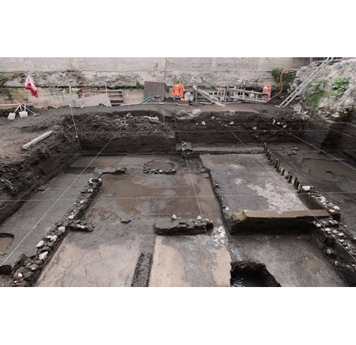 Вътрешният двор, където са извършвани ритуалите, е на около четири метра под нивото на земята