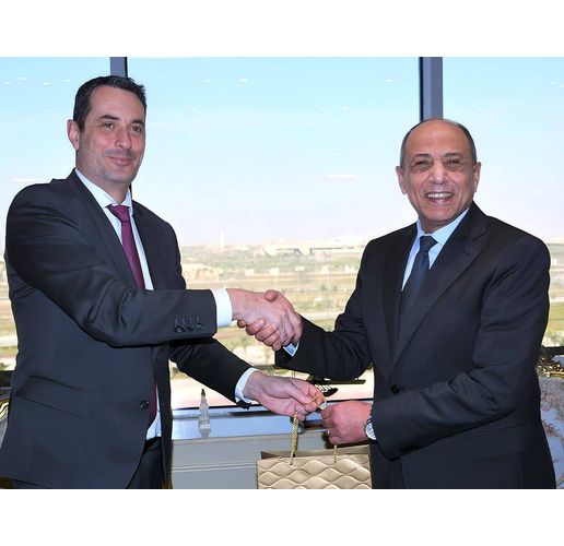 Министърът на транспорта и съобщенията Георги Гвоздейков и министърът на гражданската авиация на Египет Мохамед Аббас Хелми 
