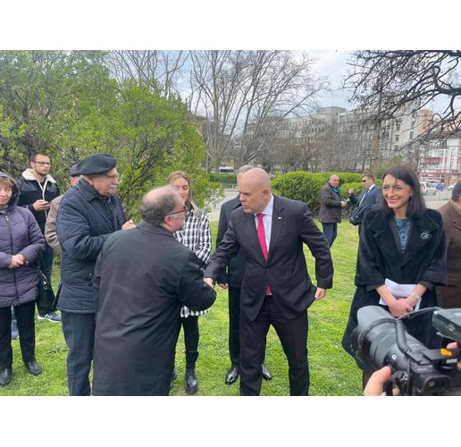 Главният прокурор Иван Гешев присъства на символичната първа копка на паметника на юристите-спасители на българските евреи